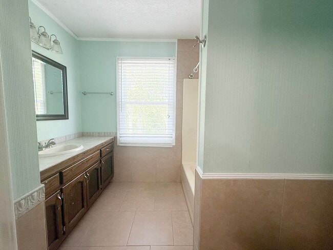 Building Photo - Sunroom, 2-Car Garage & Lawn Care Included | Pet-Friendly Cookeville Home