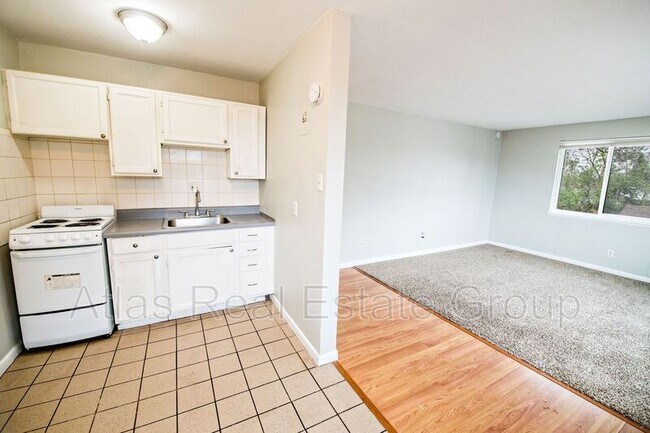 Building Photo - 1520 Trenton St