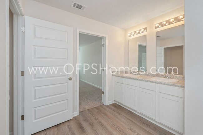 Building Photo - 6705 Sarah Ann Way