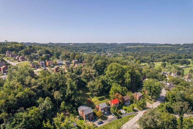 Building Photo - AVAILABLE OCT 1ST!! RENOVATED 3-BEDROOM PENN HILLS!!