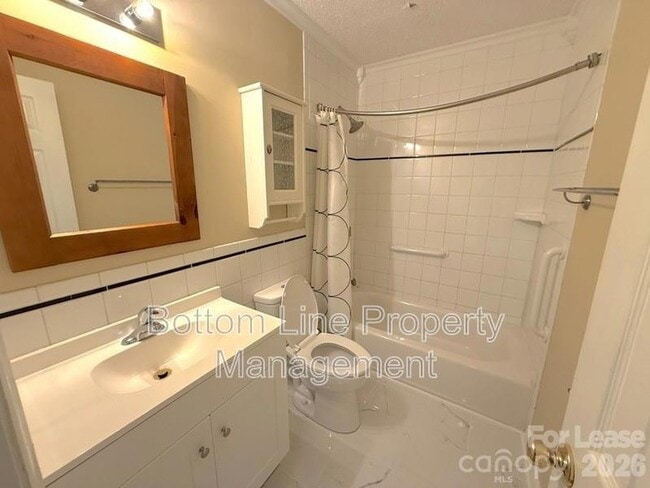 Building Photo - 9423 Fairmead Dr