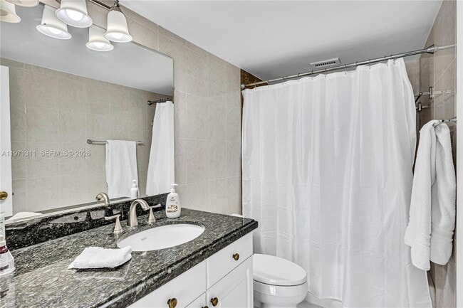 Building Photo - 900 Bay Dr