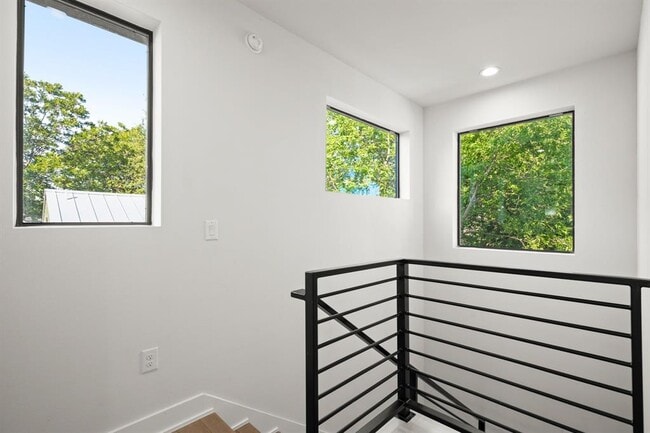Building Photo - 619 Hammack Dr