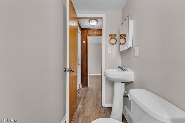 Building Photo - 5461 Clement Ave