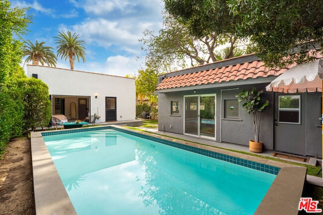 Building Photo - 623 N Sierra Bonita Ave