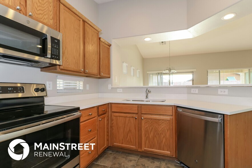 Building Photo - 2374 S 155th Ln