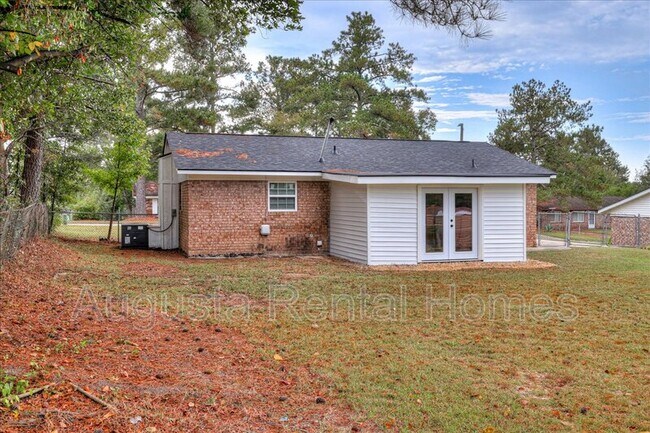 Building Photo - 3603 Columbine Dr