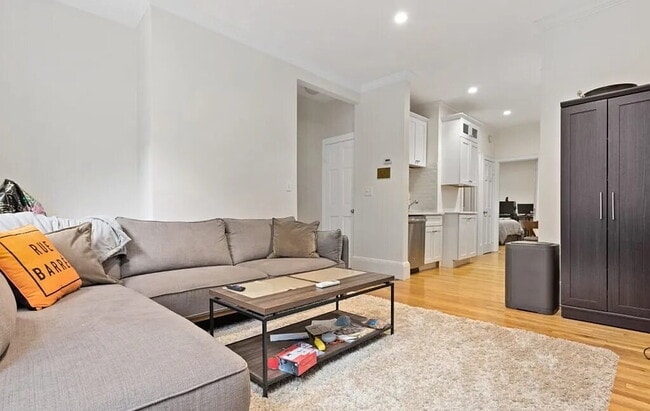 Building Photo - Secure This Beautiful Unit Today