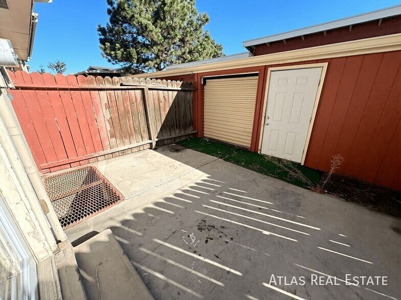 Building Photo - 218 W Rockrimmon Blvd