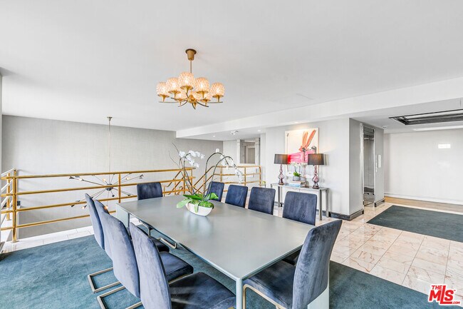 Building Photo - 1131 Alta Loma Rd