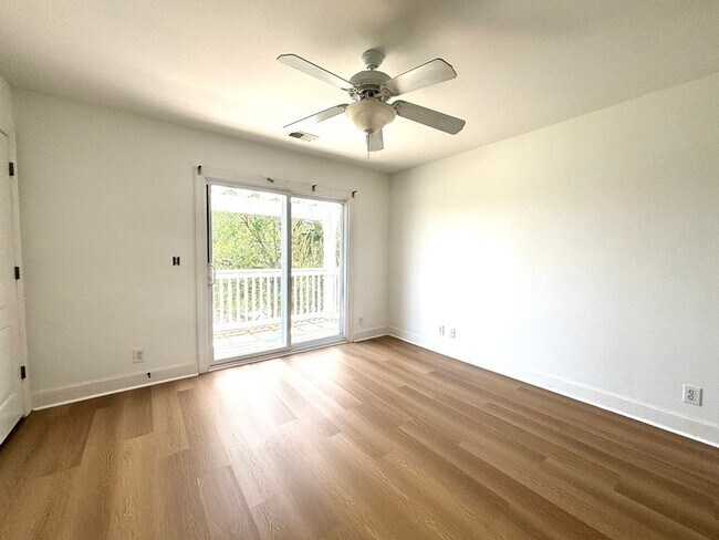 Building Photo - Beautiful 3-Bedroom, 3.5-Bath Townhome in ...