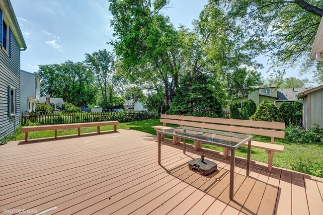 Building Photo - 950 Belmar Ln