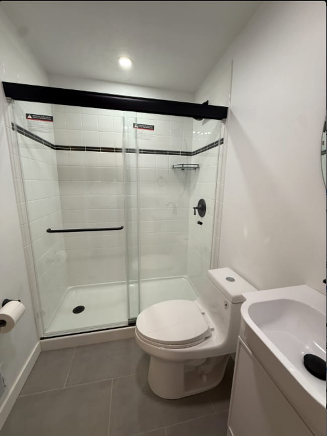 Building Photo - Adorable 3 Bedroom, 2 Bathroom Home with Garage & Off-Street Parking