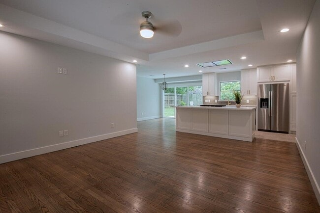 Building Photo - 1135 Stonecrest Dr
