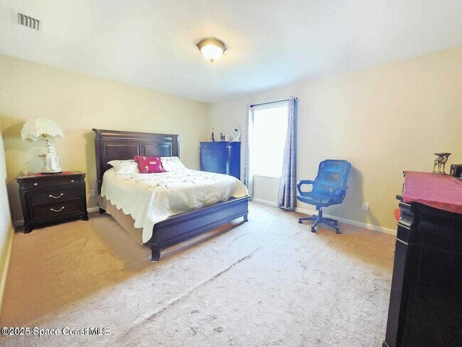 Building Photo - 2735 Revolution St