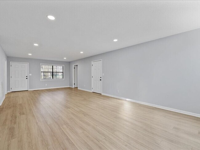 Building Photo - 801 4th Ave E