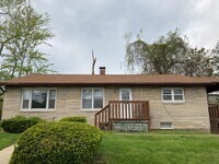 Building Photo - Spacious 5 bedroom, 2 bath house! REDUCED ...