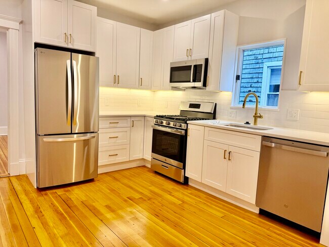 Building Photo - 24 Dawes St