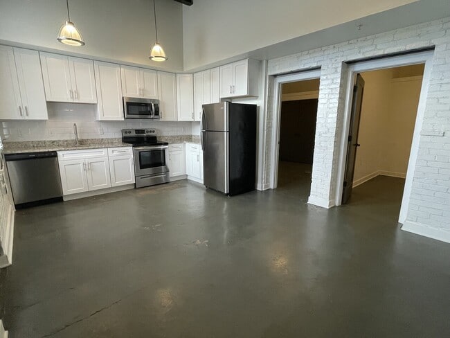 Building Photo - Culpeper Lofts - Building B