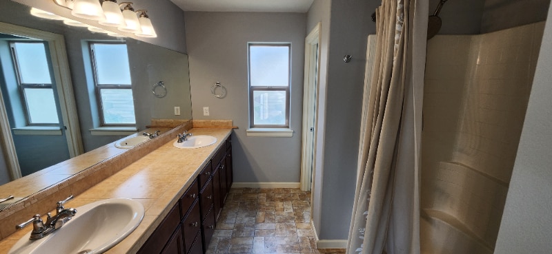 Building Photo - 13460 SE Highpointe St