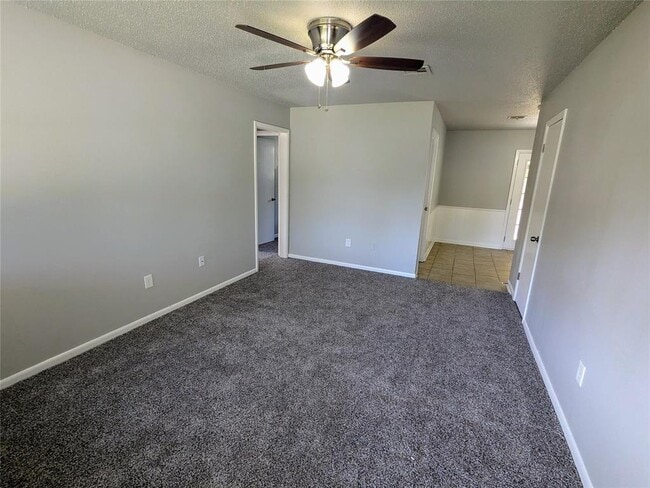 Building Photo - 504 NE 18th St