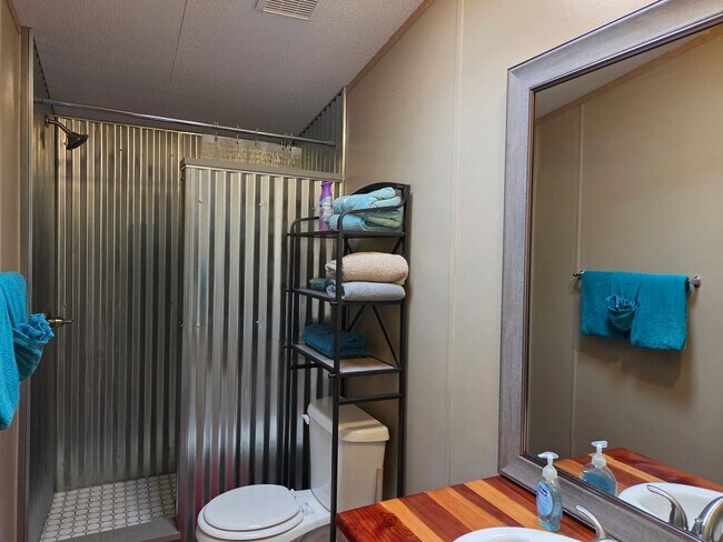 Building Photo - 112 Pine Knot Trail