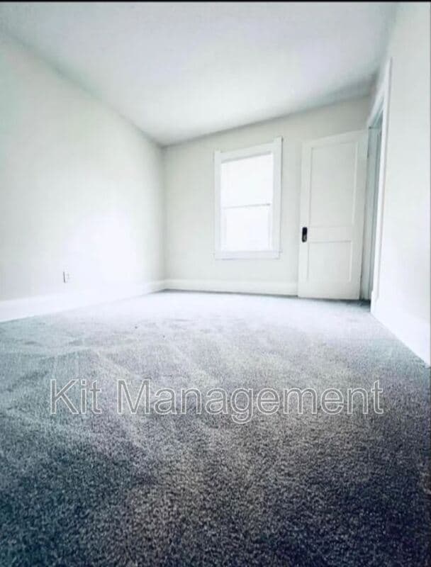 Building Photo - 619 Durango Dr