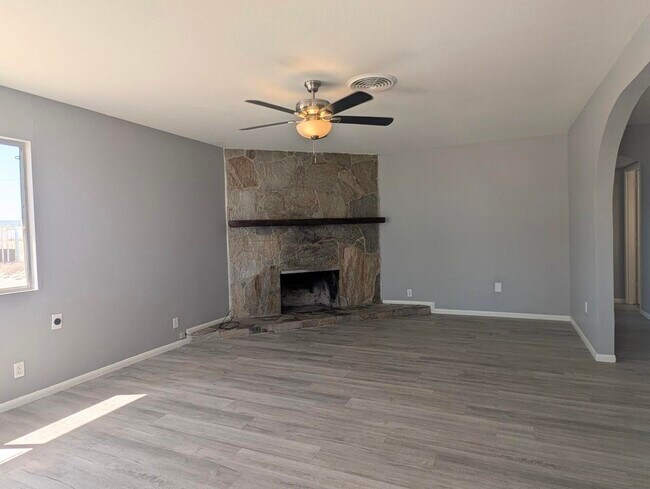 Building Photo - 2373 Oahu Ln