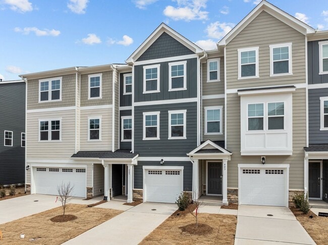 Building Photo - Gorgeous New Construction!  Updated Kitche...