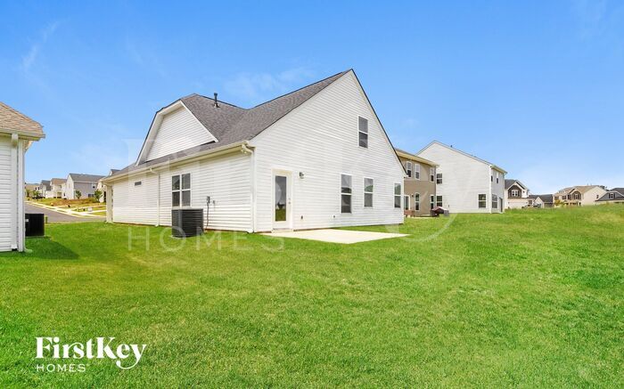 Building Photo - 811 Birchcrest Wy