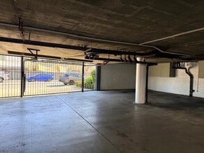 Building Photo - 467 Clinton St