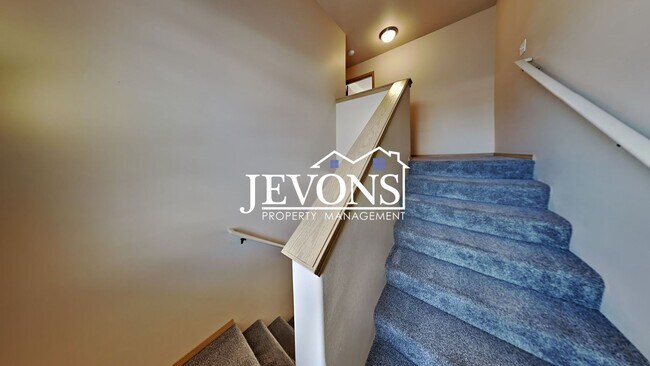 Building Photo - 708 N 29th Ave