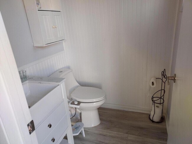 Building Photo - 9417 S Ocean Dr