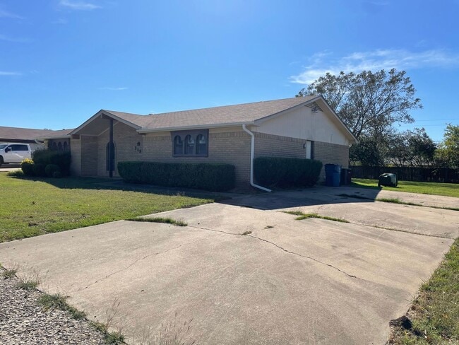 Building Photo - 229 Travis Ln