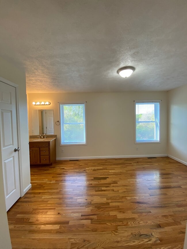 Building Photo - 204 Betsinger Rd