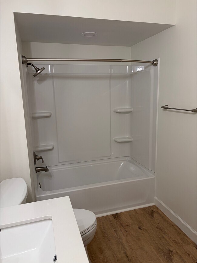 Building Photo - 1411 W Highland St