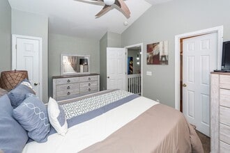 Building Photo - 7988 Shadow Oak Dr