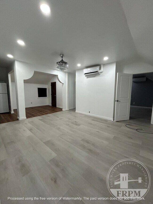 Building Photo - 64 Eddy St