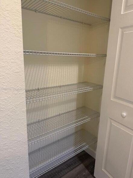 Building Photo - 144 NE 37th Terrace