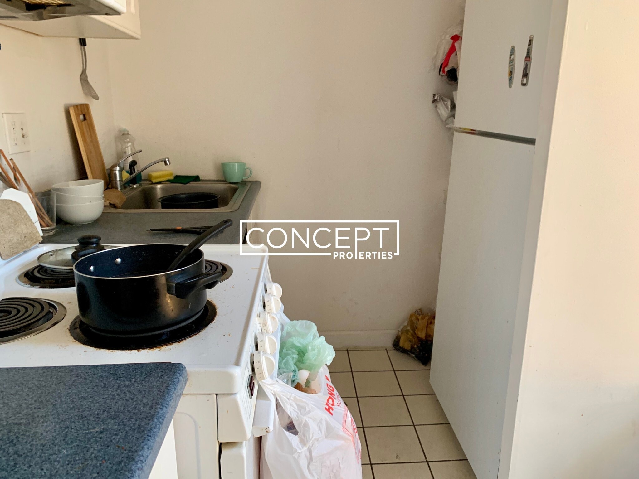 Building Photo - 10 Shepard St