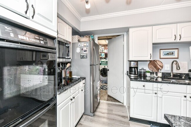 Building Photo - 1774 Dogwood Dr