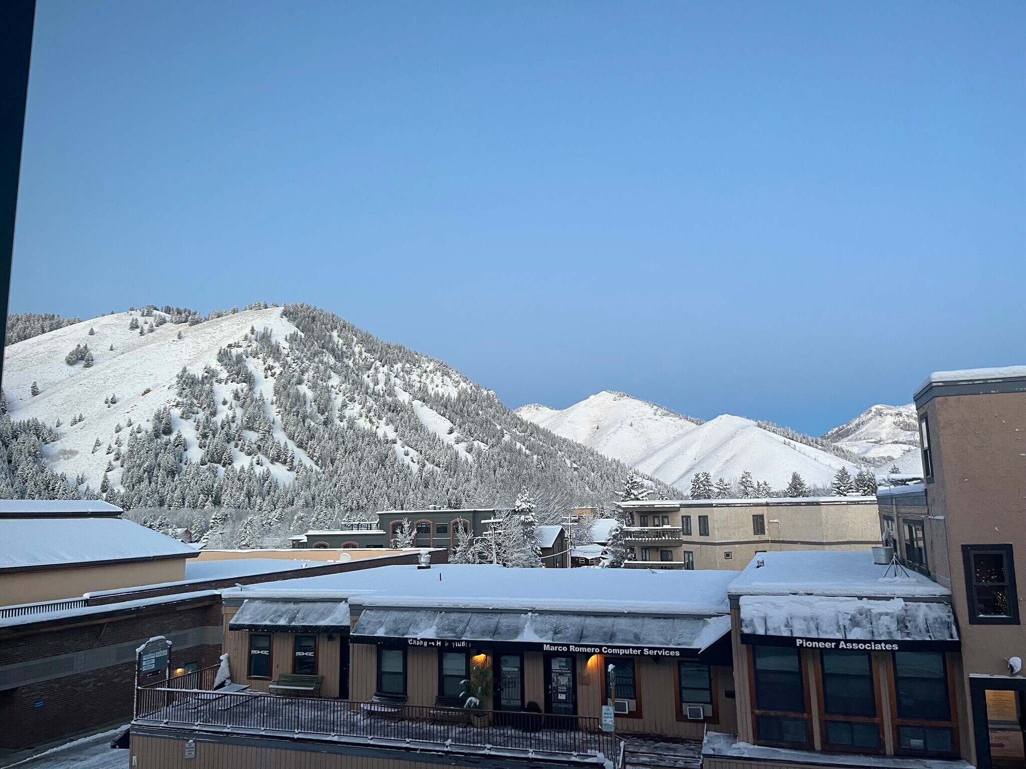 Building Photo - 100 4th St W