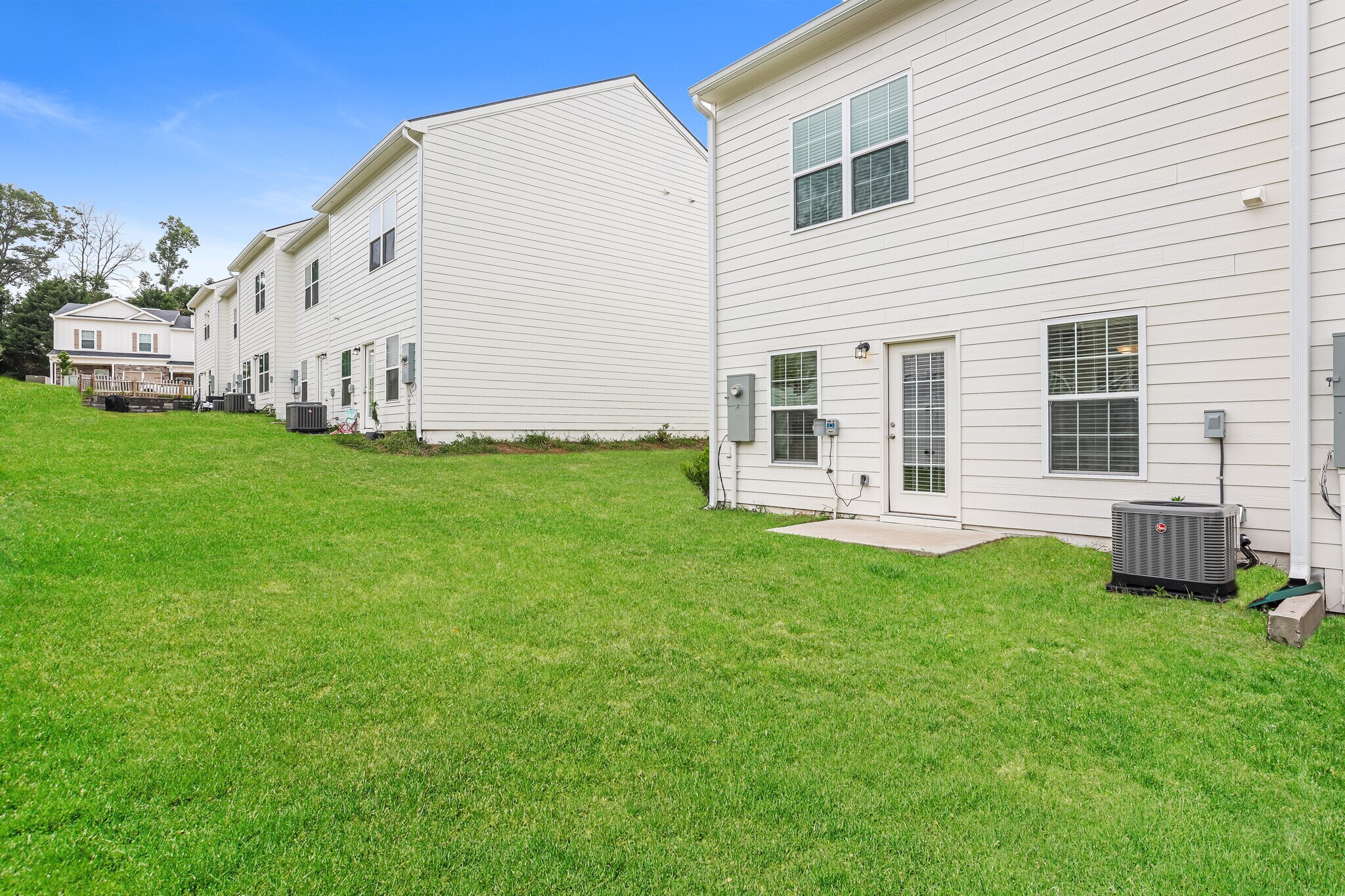 Building Photo - 75 Hidden Oak Dr