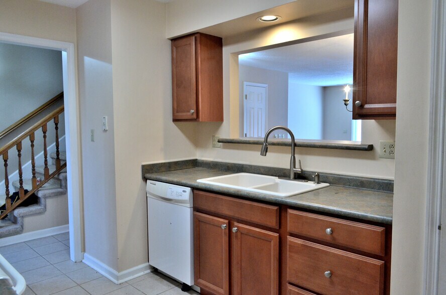 Building Photo - 10508 Raven Ct