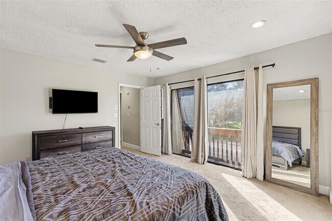 Building Photo - 8114 Oak Trace Way