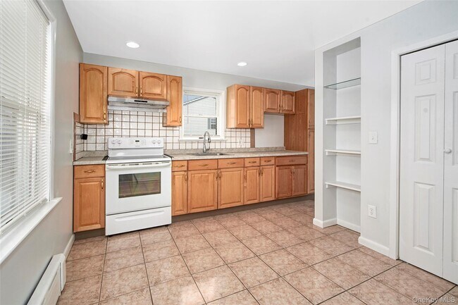 Building Photo - 83 Grant St