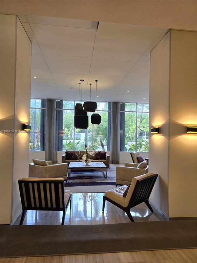 Building Photo - 100 Bayview Dr