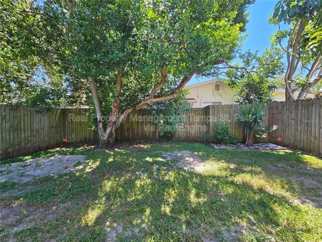 Building Photo - 613 Lyndhurst St