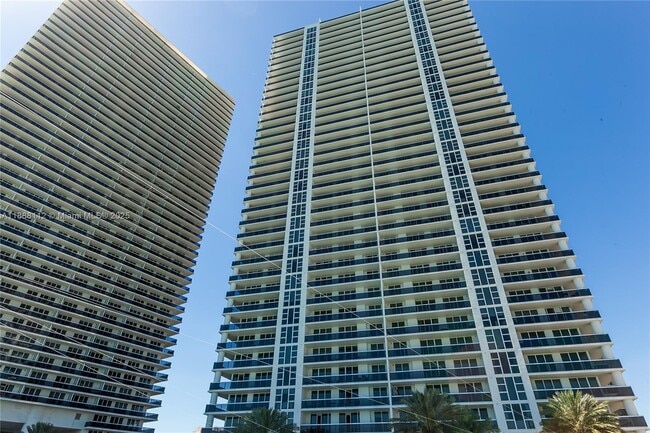 Building Photo - 1800 S Ocean Dr