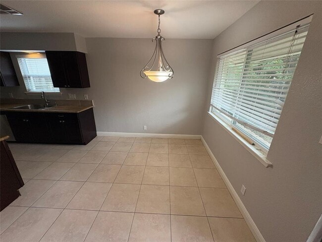 Building Photo - 10106 Missel Thrush Dr